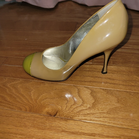 Dolce and Gabbaba pumps - Picture 4 of 6